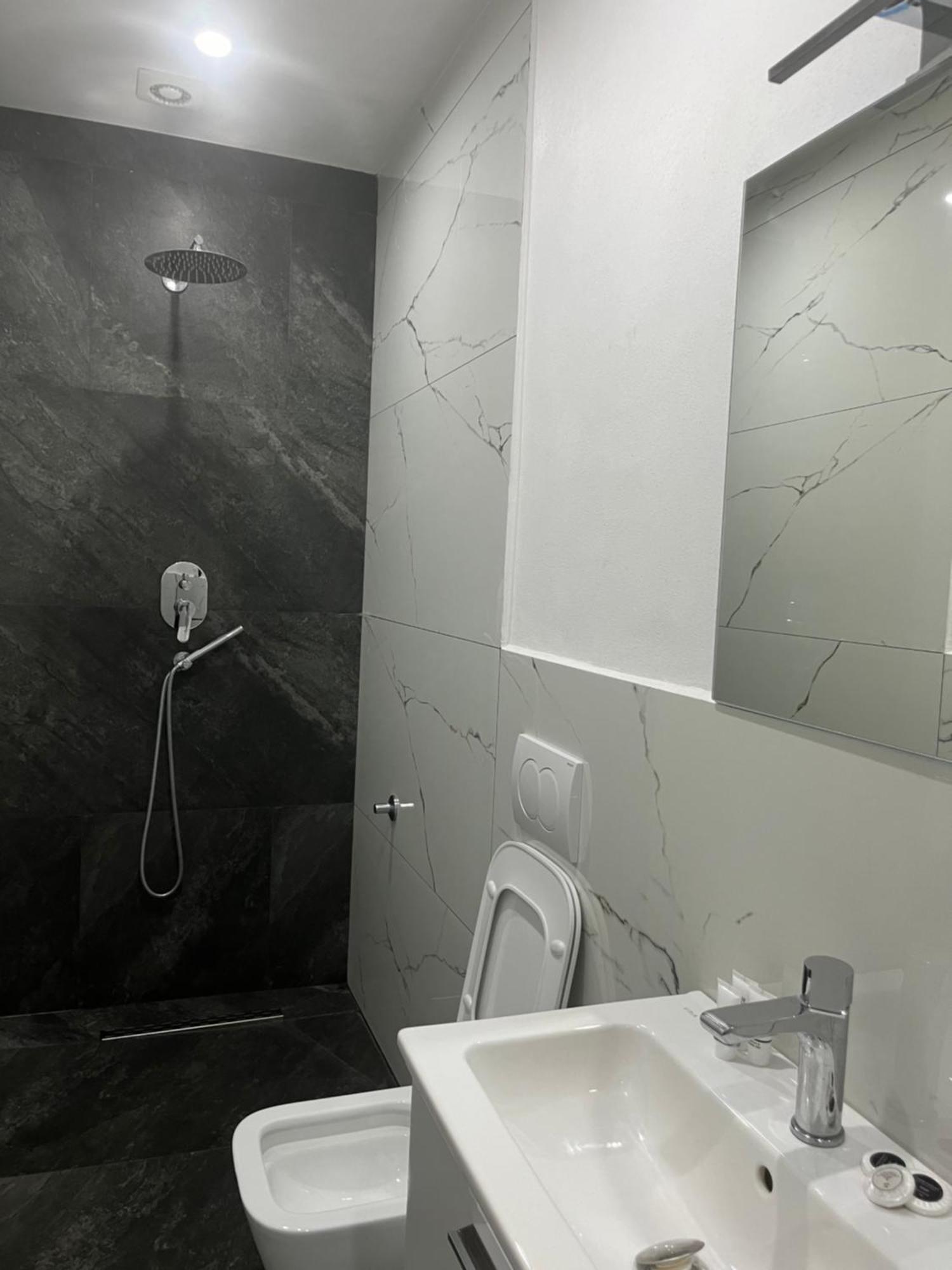 Hotel Luli City Center Durrës 外观 照片